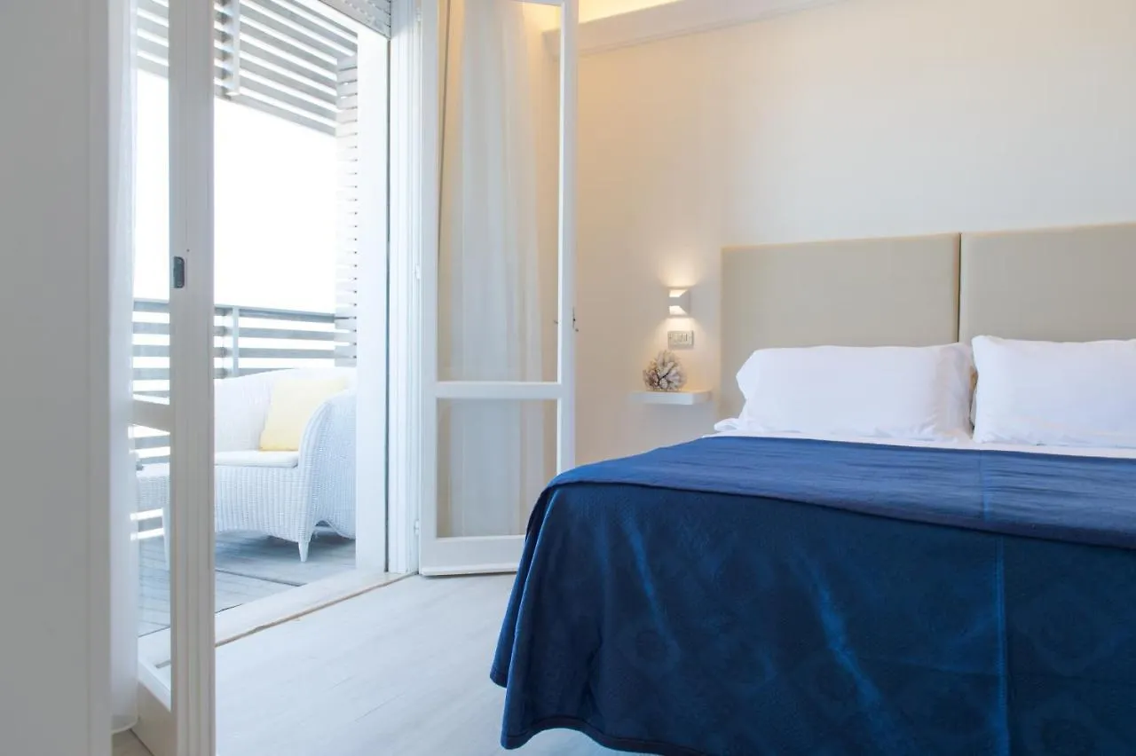 Kiss Beachfront Hotel & Restaurant Cervia 3*,  Italia