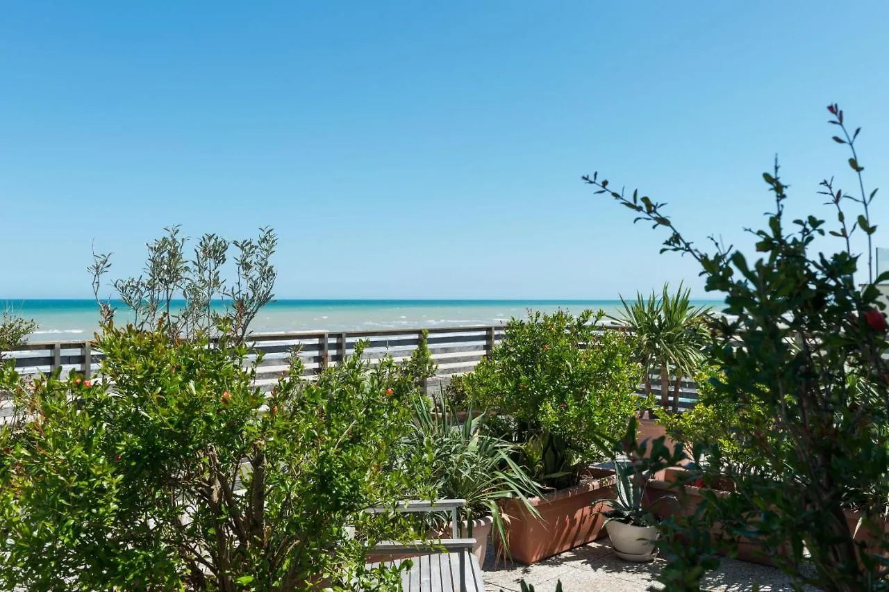 Kiss Beachfront Hotel & Restaurant Cervia Italia