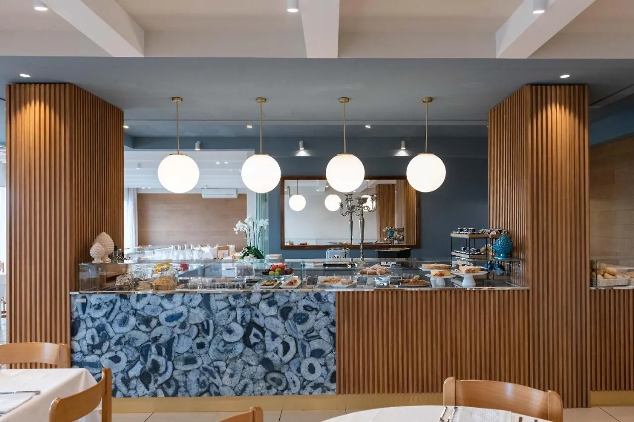 Kiss Beachfront Hotel & Restaurant Cervia