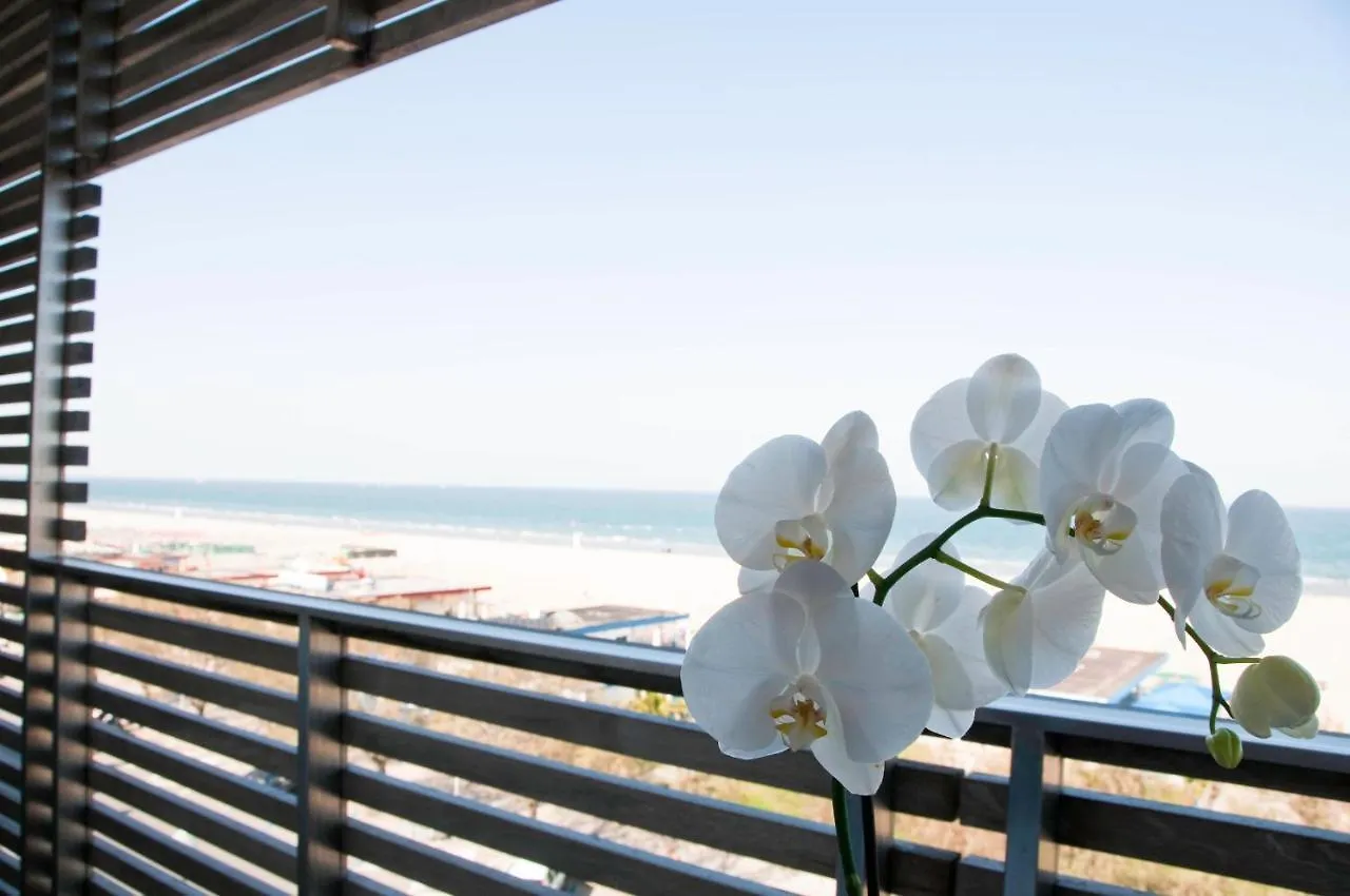 Kiss Beachfront Hotel & Restaurant Cervia