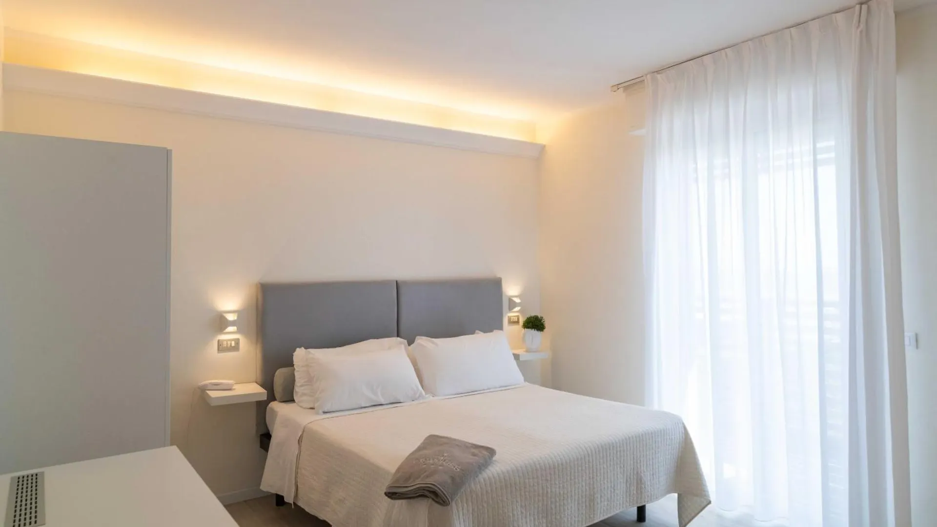 Kiss Beachfront Hotel & Restaurant Cervia Italia