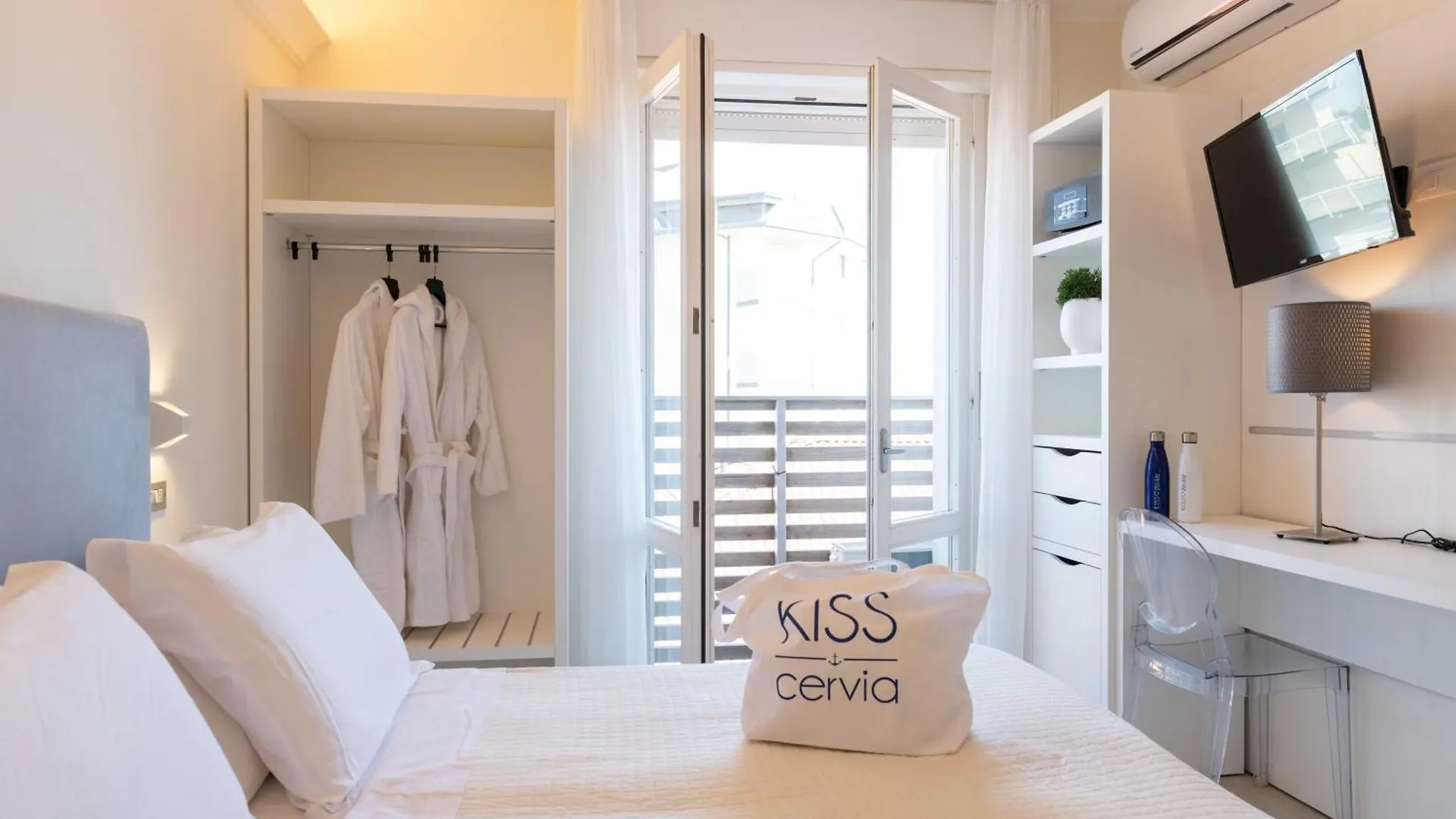Kiss Beachfront Hotel & Restaurant Cervia