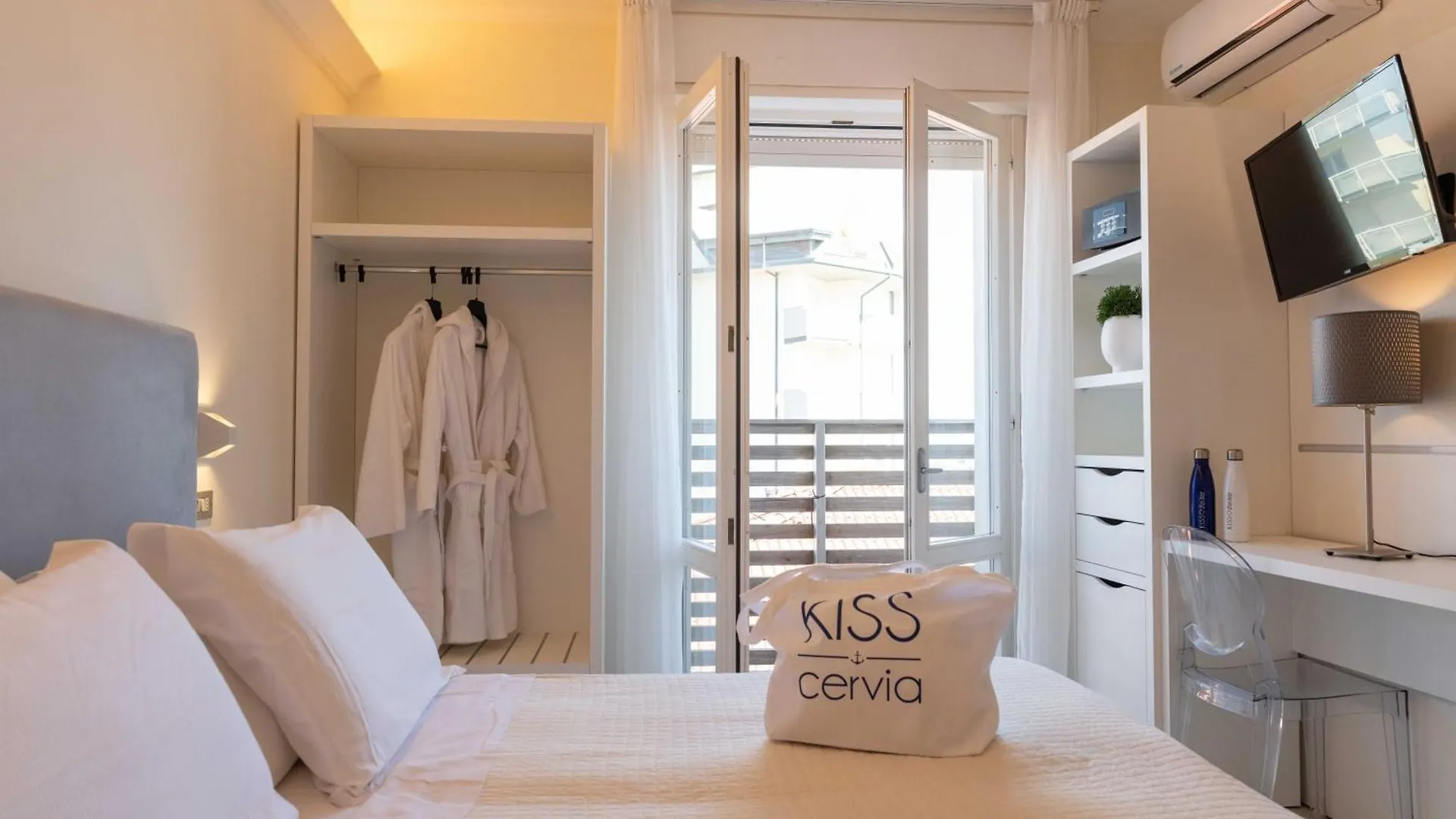 Kiss Beachfront Hotel & Restaurant Cervia