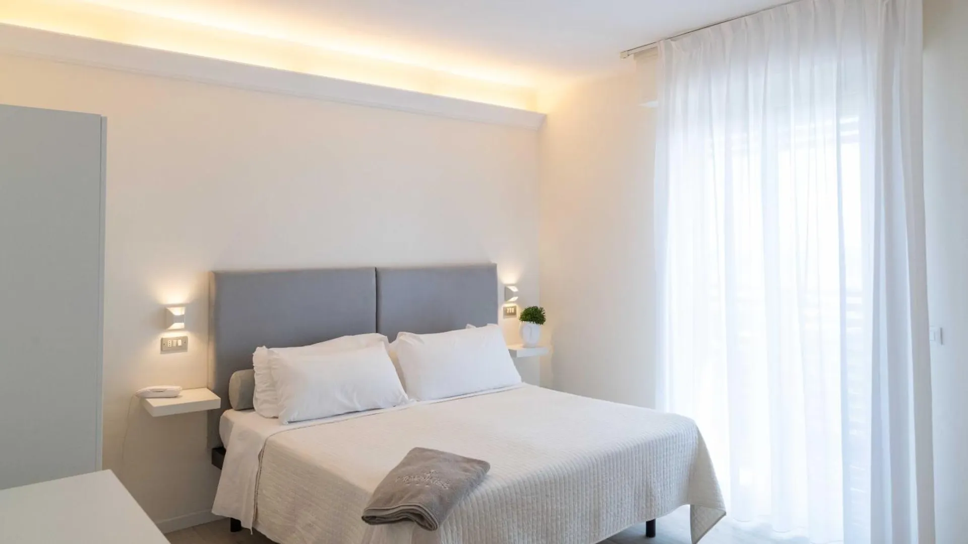 Kiss Beachfront Hotel & Restaurant Cervia