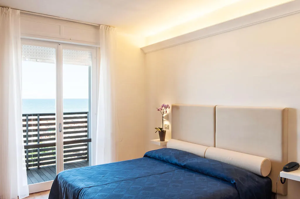 Kiss Beachfront Hotel & Restaurant Cervia